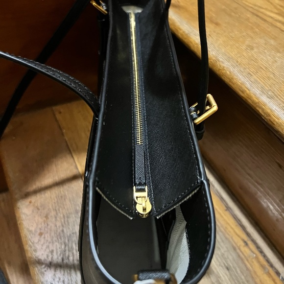Authentic Emerson Tory Burch Tote - Picture 7 of 9